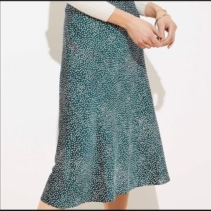 NWT ✨ LOFT 💚 DOTTED PULL ON MIDI SKIRT